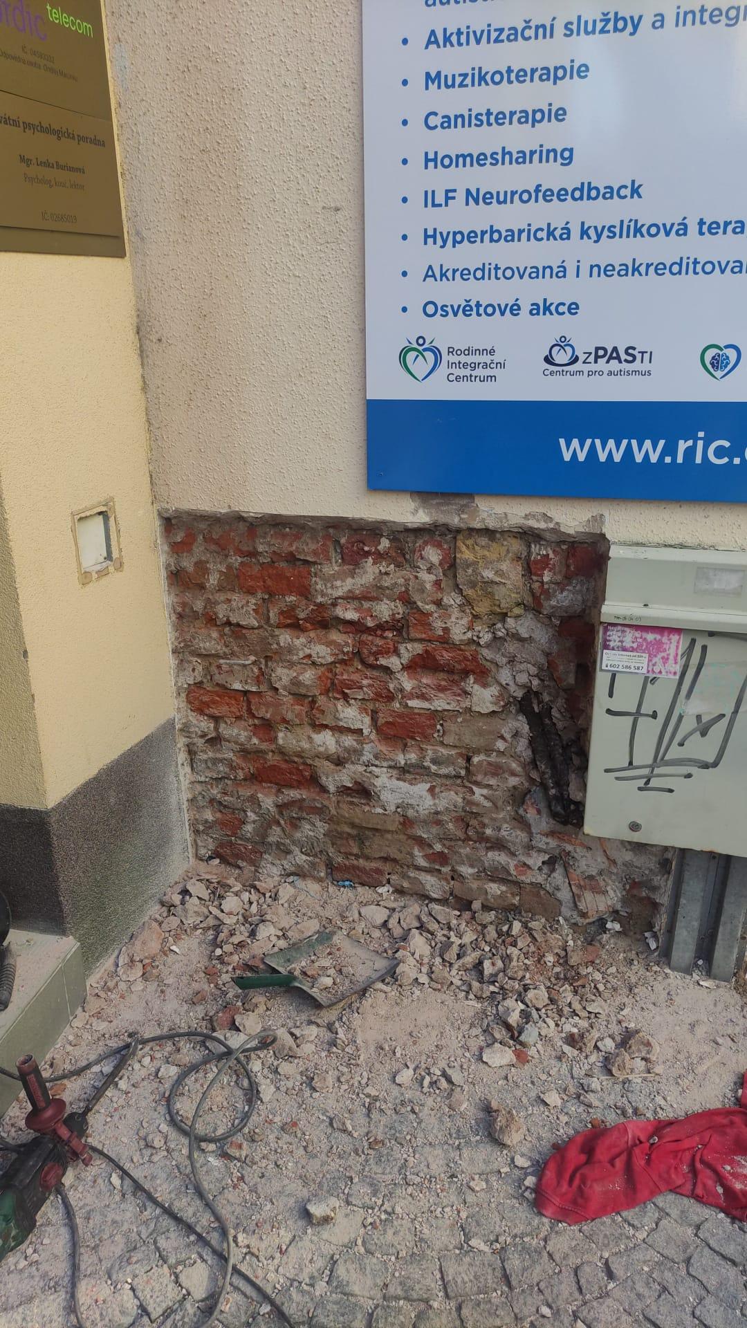 Výměna omítky za sanační, Pardubice - foto 1